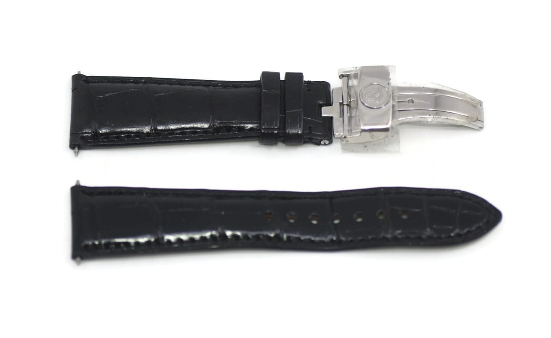 Bell & Ross Authentic Black Leather Watch Band 22mm: Bell & Ross Authentic Black Leather Watch Band 22mm Enhance the look of your timepiece with this Bell & Ross black leather strap. Crafted from high-quality leather, it features a sleek and stylish des