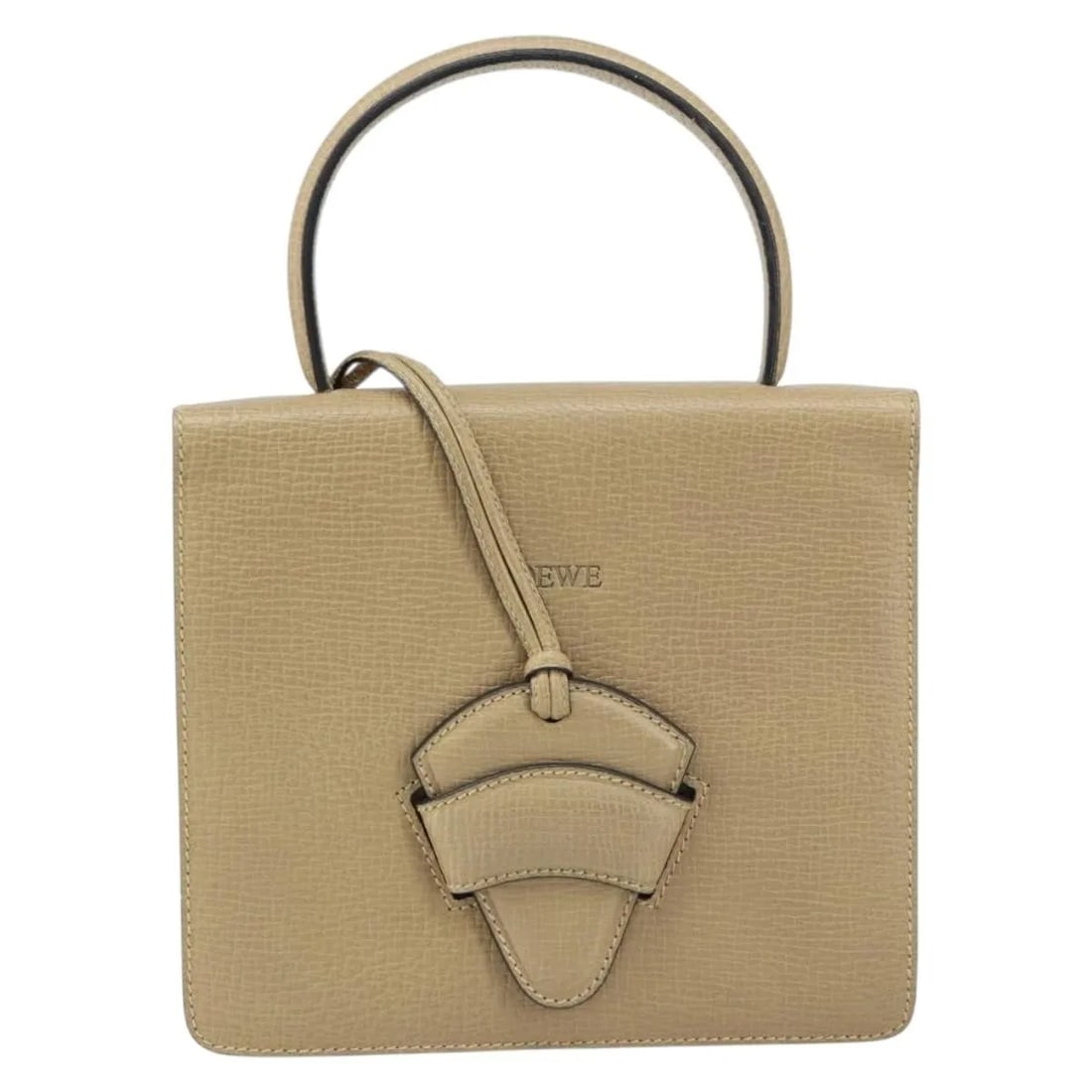 Loewe Barcelona beige leather shoulder bag: Loewe Barcelona beige leather shoulder bag This Loewe Barcelona shoulder bag for women features beige leather construction with metal fittings. It shows signs of wear including surface deformation, ru