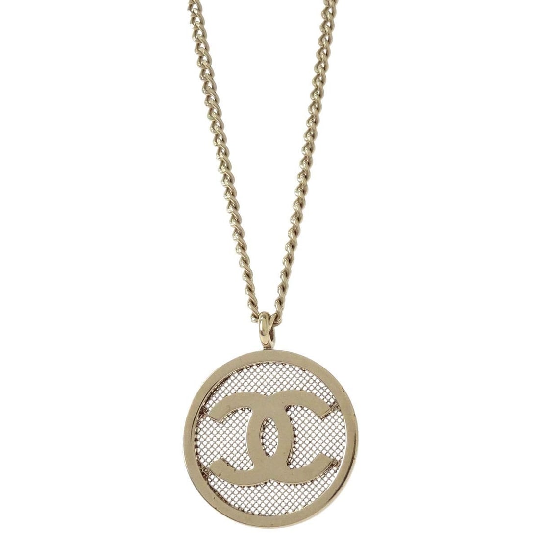 CHANEL B17A Gold Plated Pendant Chain Necklace Medallion: CHANEL B17A Gold Plated Pendant Chain Necklace Medallion Chanel pendant necklace featuring a gold-plated chain and medallion pendant. Marked B17A, this piece is made in Italy and is described as being