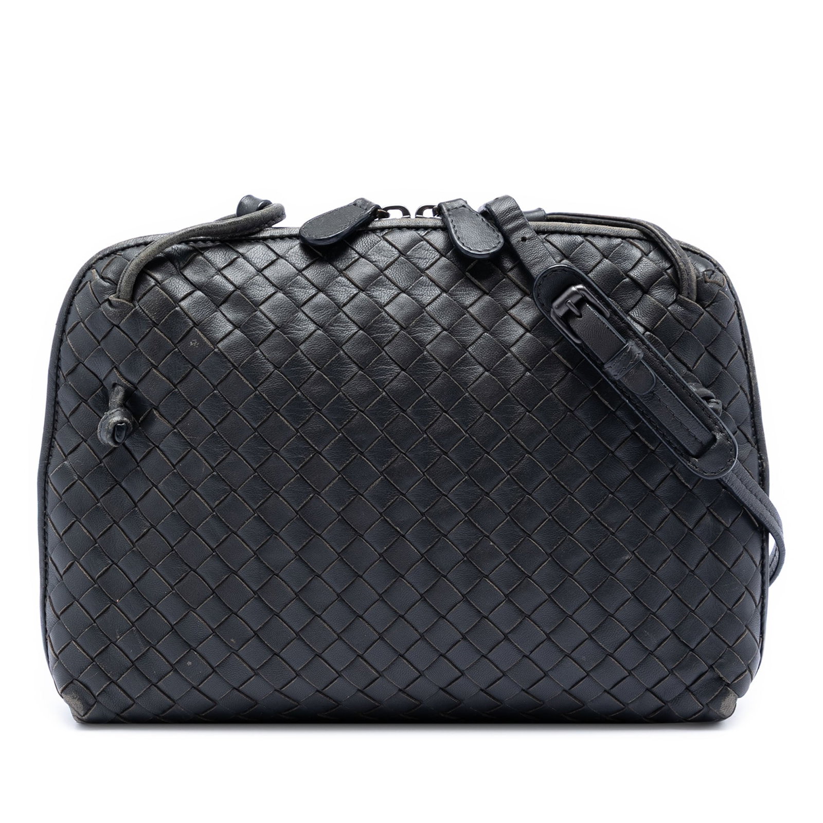 Bottega Veneta Nodini Crossbody Bag Black Nappa Intrecciato Leather: Bottega Veneta Nodini Crossbody Bag Black Nappa Intrecciato Leather Bottega Veneta Nappa Intrecciato Nodini Crossbody bag in black leather, made in Italy. It features a woven leather body, an adjustab