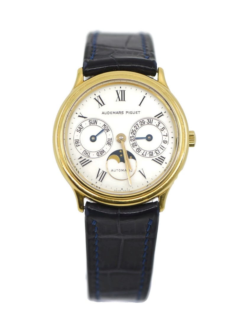 Men's 18K Yellow Gold Audemars Piguet Day Date Moonphase Ref 25589BA Watch: Men's 18K Yellow Gold Audemars Piguet Day Date Moonphase Ref 25589BA Watch This Audemars Piguet wristwatch features a sophisticated day, date, and moon phase display. Crafted for men, it showcases a w