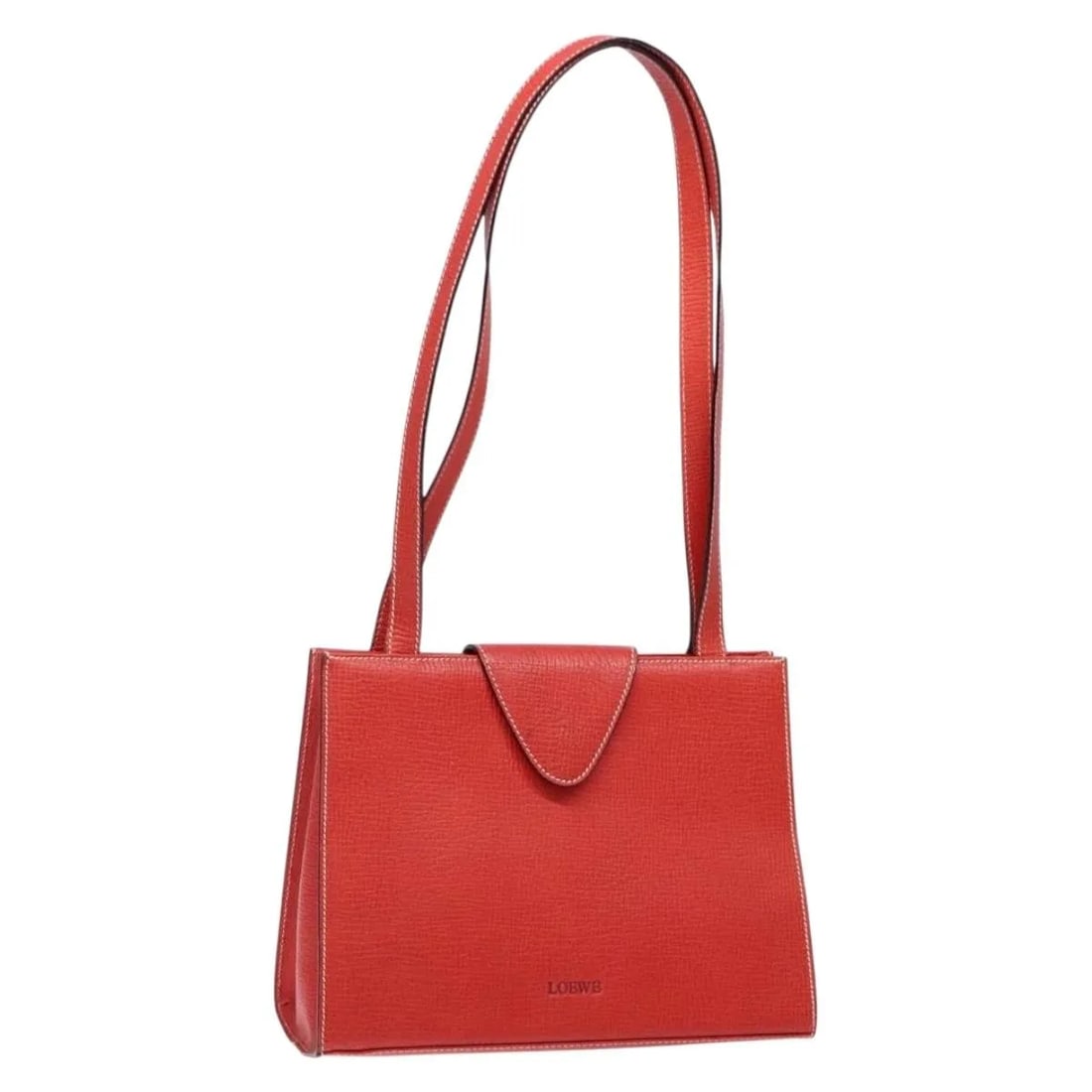 Red Leather Shoulder Bag Loewe Vintage Made in Italy: Red Leather Shoulder Bag Loewe Vintage Made in Italy This Loewe vintage shoulder bag is crafted from red leather and designed for women. Made in Italy, it features a spacious interior and a classic si