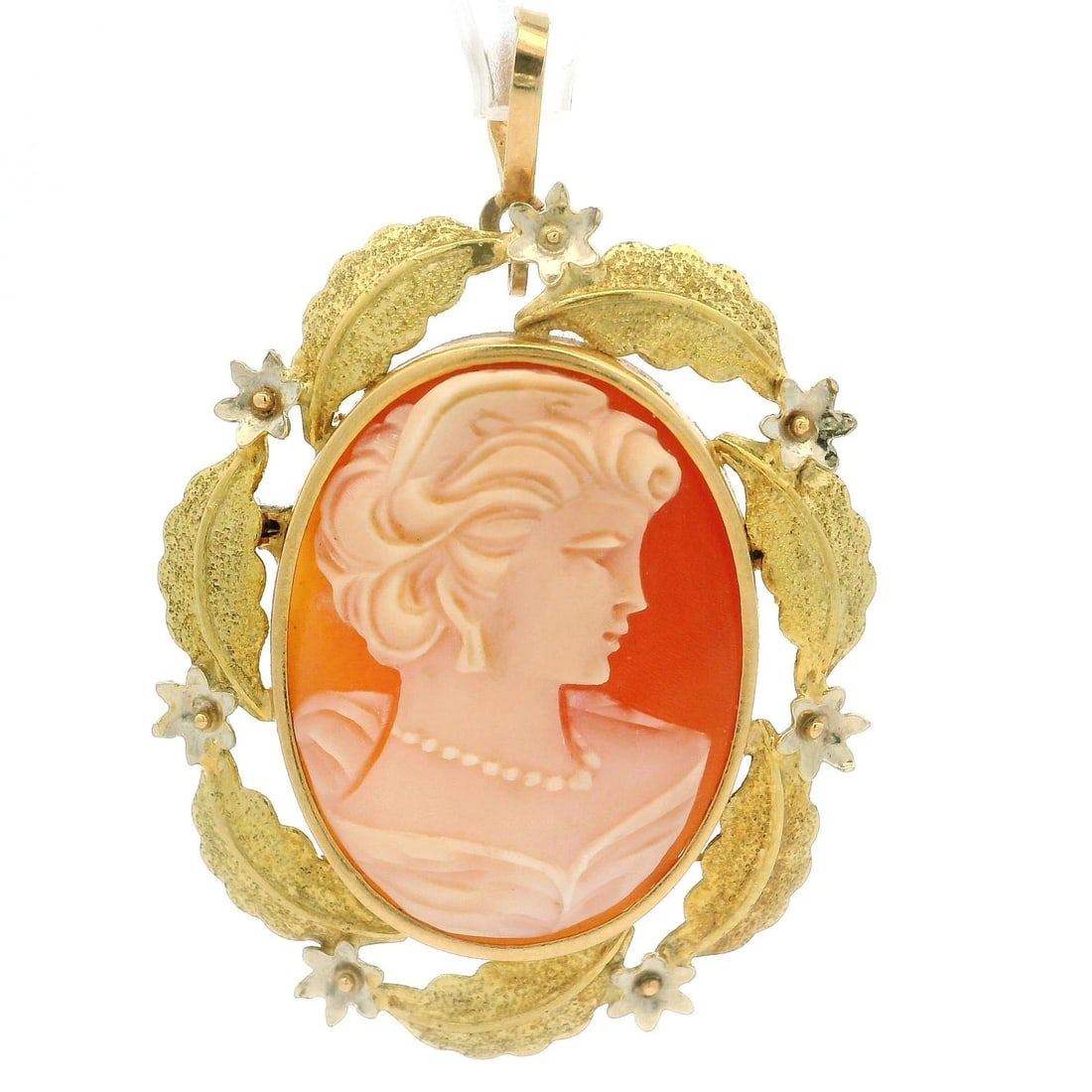 Giulio Dionisi 18k Gold Botanical Cameo Brooch Pendant: Giulio Dionisi 18k Gold Botanical Cameo Brooch Pendant This exquisite Giulio Dionisi 18k Italian Gold Botanical Detail Carved Cameo Pin Brooch Pendant showcases a stunning natural genuine shell cameo 