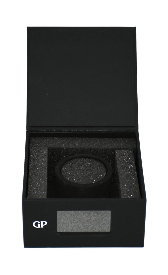 Girard Perregaux Authentic Travel Watch Case 5x5x3 Inches: Girard Perregaux Authentic Travel Watch Case 5x5x3 Inches Presenting a Girard Perregaux Travel Watch Case, a sophisticated storage solution designed for the discerning watch enthusiast. Crafted by the