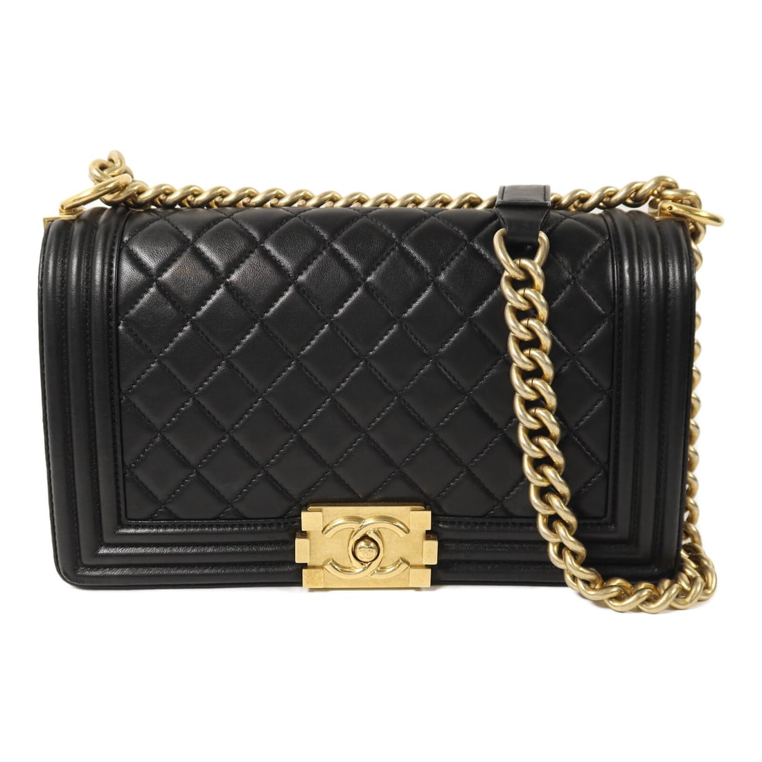 CHANEL A67085 Boy 25 shoulder bag black lambskin with chain strap: CHANEL A67085 Boy 25 shoulder bag black lambskin with chain strap A CHANEL Boy 25 chain shoulder bag in black lambskin leather. It features a flap pocket and comes with storage bags and a hologram sti