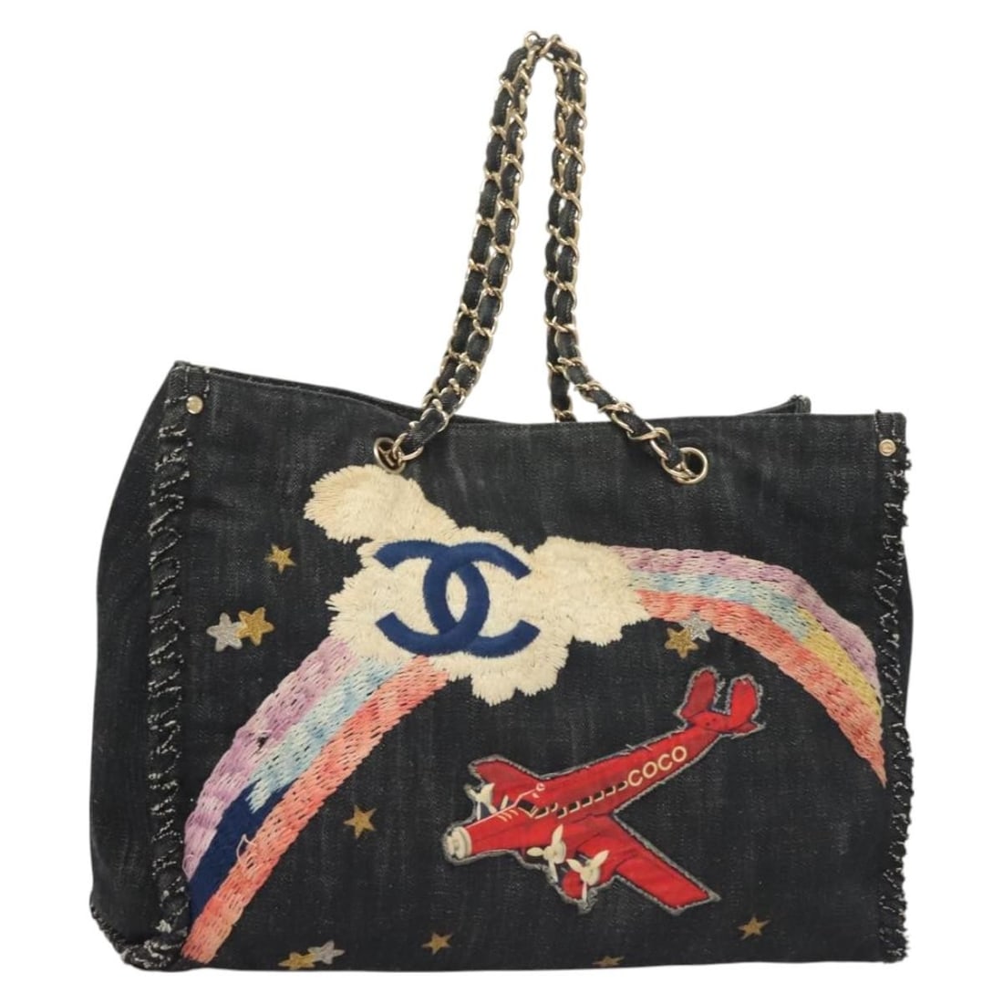 CHANEL CC Denim Canvas Shoulder Bag Blue Gold Tone: CHANEL CC Denim Canvas Shoulder Bag Blue Gold Tone Chanel shoulder bag in blue canvas with a chain strap and CC detail. Made in Italy, this women's bag includes a dust bag. Condition is ranked B with 