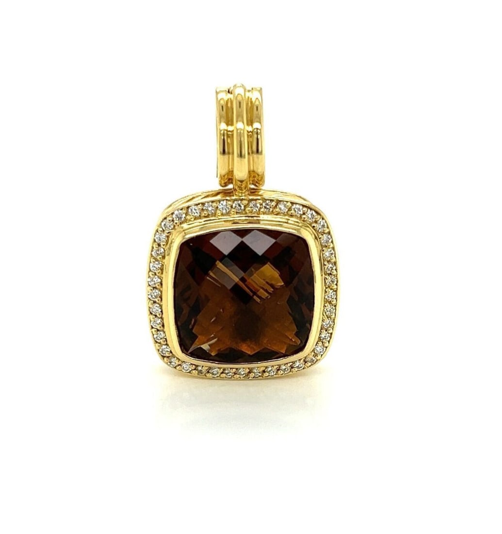 David Yurman Albion charm pendant in 18k gold with smoky quartz and diamonds: David Yurman Albion charm pendant in 18k gold with smoky quartz and diamonds Pre-owned David Yurman Albion Diamond Smoky Quartz Cable Charm Pendant crafted in 18k yellow gold. It features a cushion-sh
