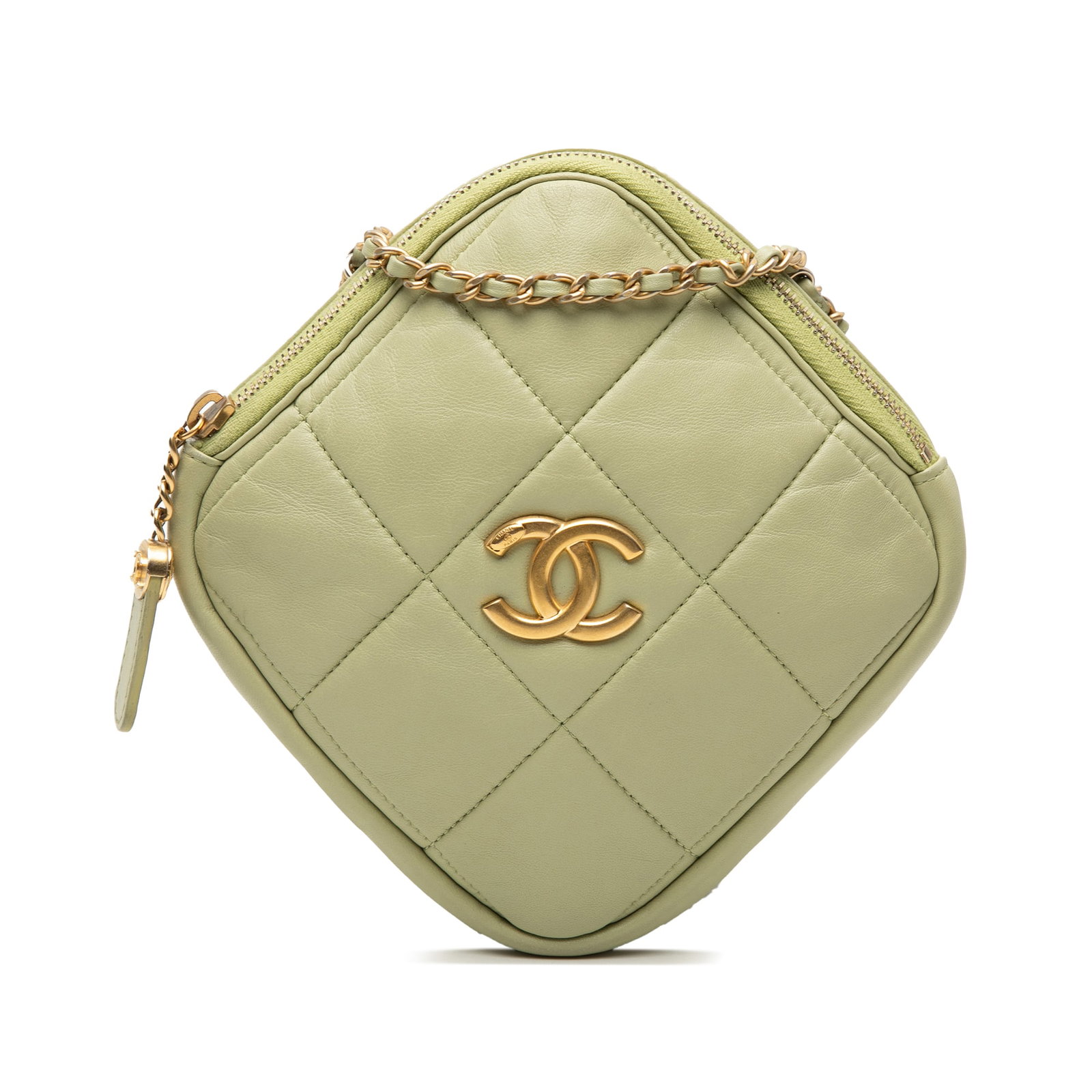 Chanel green lambskin crossbody clutch with chain: Chanel green lambskin crossbody clutch with chain This Chanel CC Quilted Lambskin Diamond Clutch with Chain is crafted from green lambskin leather and features a signature quilted design. The bag is e
