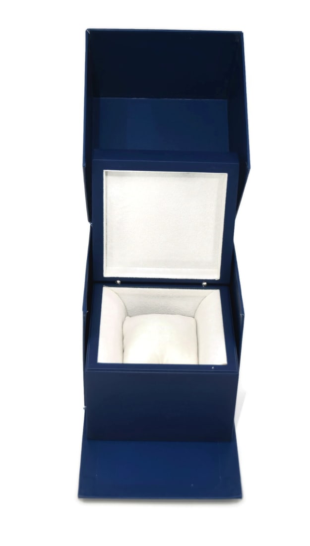 Single Presentation Watch Box by Bucherer 5x5x5 Inches: Single Presentation Watch Box by Bucherer 5x5x5 Inches This is a pre-owned Bucherer presentation box designed to hold a single watch. It is 100% authentic and originates from Switzerland. Specificatio