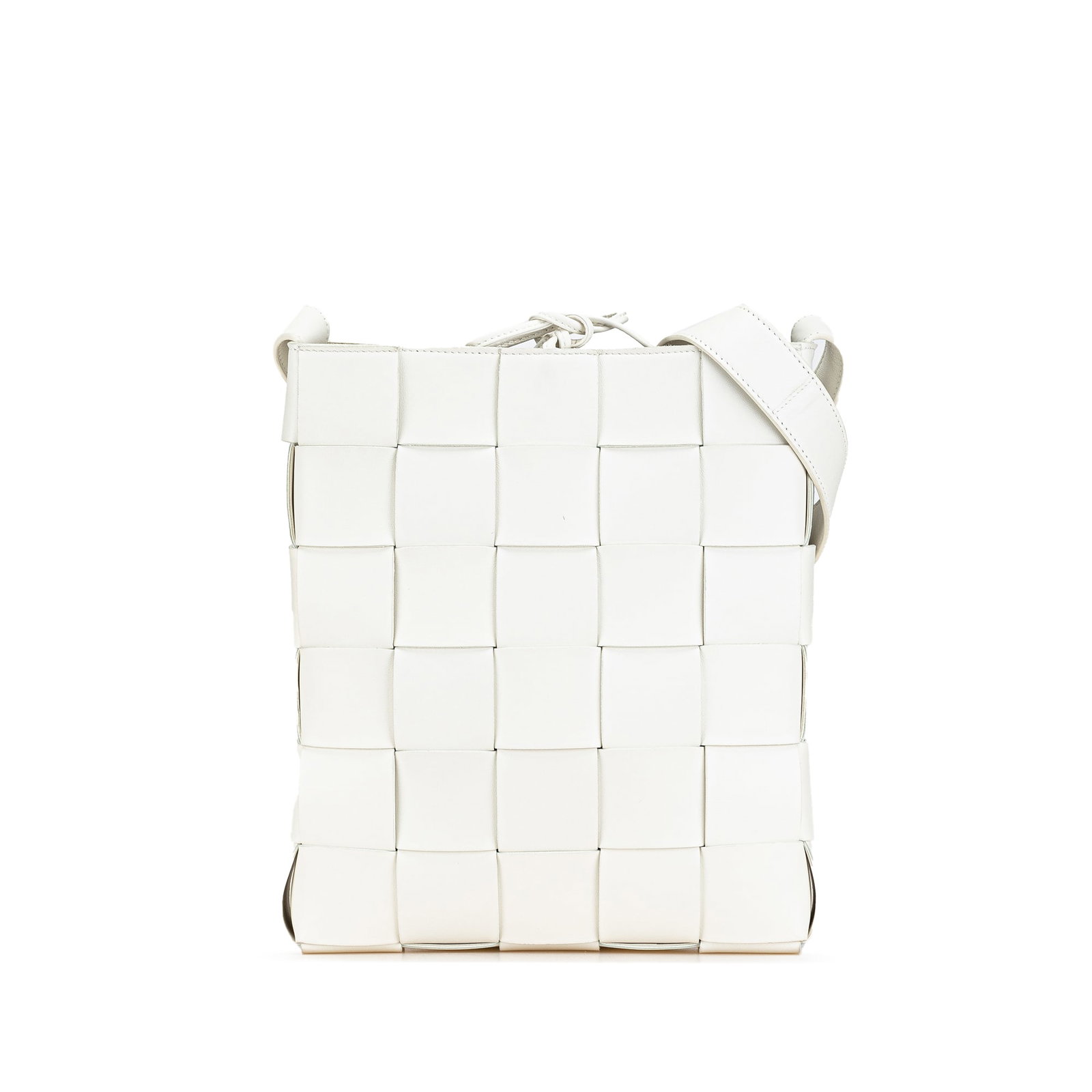 Bottega Veneta Nappa Intrecciato Cassette Messenger Bag White Leather: Bottega Veneta Nappa Intrecciato Cassette Messenger Bag White Leather Introducing the Bottega Veneta Nappa Intrecciato Cassette Messenger, an elegant bag crafted from woven nappa leather. This