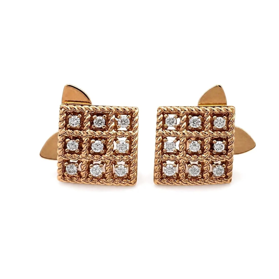 18K Rose Gold Diamond Stud Earrings Roberto Coin Barocco 0.30 ctw: 18K Rose Gold Diamond Stud Earrings Roberto Coin Barocco 0.30 ctw Elegant Roberto Coin Barocco stud earrings crafted in 18k rose gold and set with natural round diamonds. The signature Barocco design 