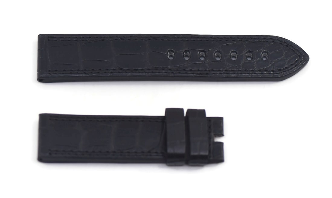 Jaeger-LeCoultre 22mm Black Leather Wristwatch Band: Jaeger-LeCoultre 22mm Black Leather Wristwatch Band Pre-owned Jaeger-LeCoultre wristwatch band in black leather. This strap is made in Switzerland and is designed with a 22 mm band width. Specificatio