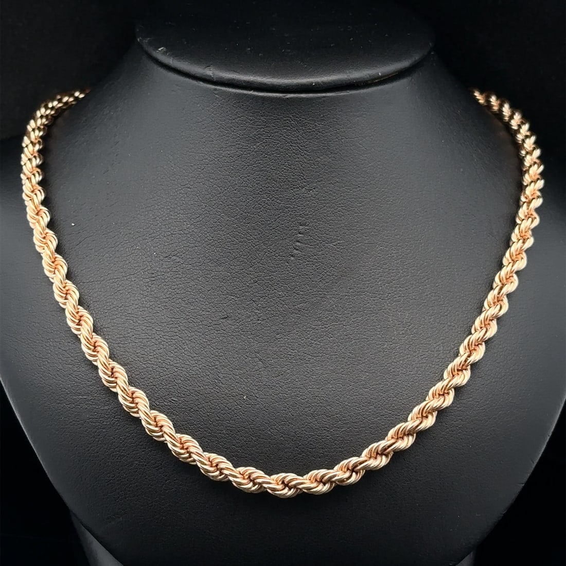 14k Rosy Yellow Gold 20.5 Inch Heavy Rope Link Necklace: 14k Rosy Yellow Gold 20.5 Inch Heavy Rope Link Necklace This exquisite necklace features a heavy rope link design, crafted from solid 14k rosy yellow gold. The chain measures 20.5 inches in length and