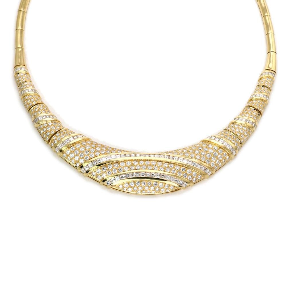 Estate 16 Carat Diamond 18k Yellow Gold Graduated Collar Necklace: Estate 16 Carat Diamond 18k Yellow Gold Graduated Collar Necklace This stunning Estate necklace features a luxurious design crafted from 18k yellow gold with a polished finish. The centerpiece showcas