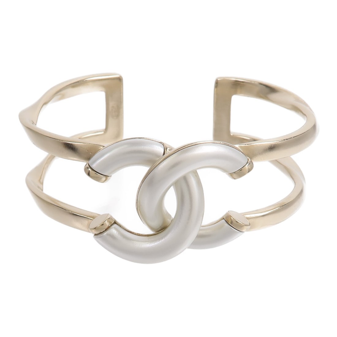 CHANEL CC Metal Bangle Bracelet Gold and Silver Tone: CHANEL CC Metal Bangle Bracelet Gold and Silver Tone CHANEL CC bracelet/bangle in metal with a gold and silver finish. The item is described as Very Good condition and includes no accessories. Wrist s