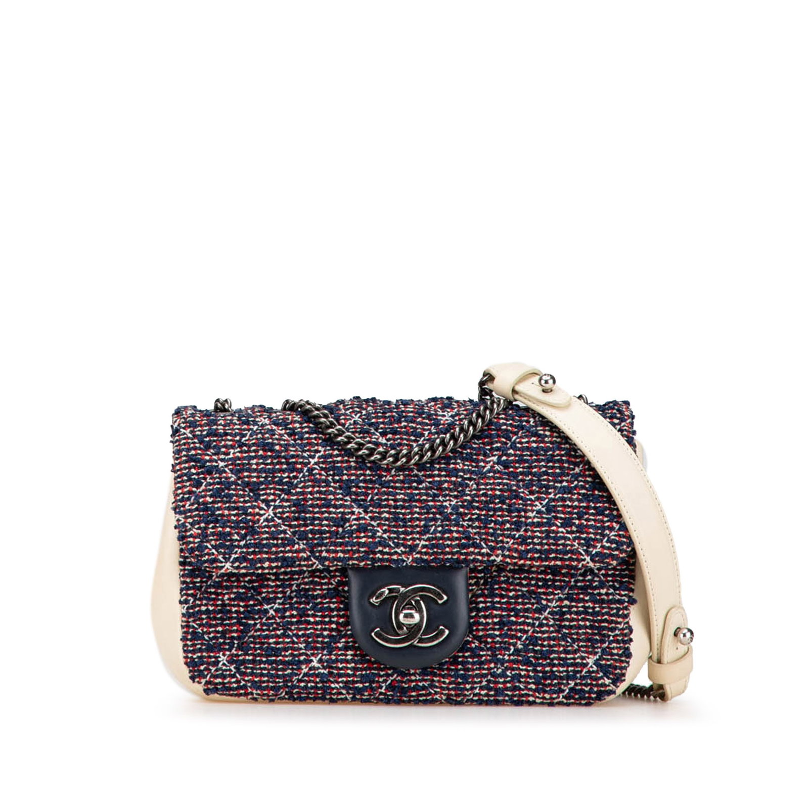 Chanel Mini Rectangular Tweed Flap Bag Blue Italy: Chanel Mini Rectangular Tweed Flap Bag Blue Italy This Chanel Mini Rectangular Tweed Single Flap crossbody bag is a chic accessory that combines functionality with high fashion. Crafted from durable t