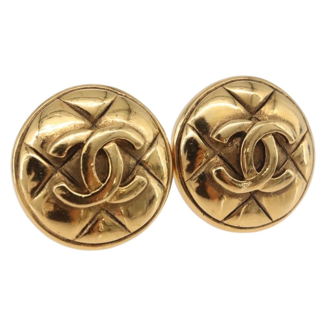 CHANEL CC Gold Tone Metal Earrings France: CHANEL CC Gold Tone Metal Earrings France CHANEL gold tone metal earrings for women, made in France. The item comes with an item box and is described as being in reasonable wear and tear condition, wi