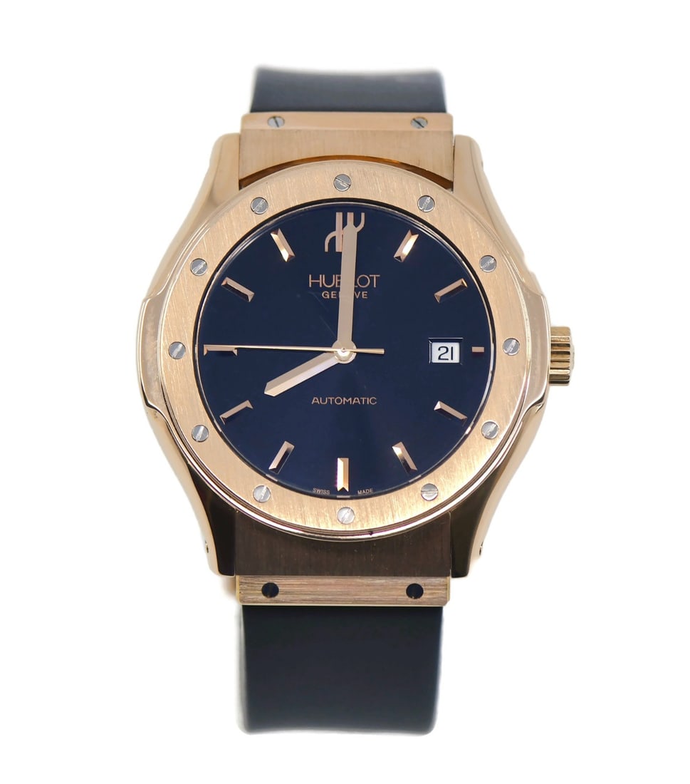 Hublot Classic Fusion 18K Rose Gold Watch 1915.NE10.8 with Box and Papers: Hublot Classic Fusion 18K Rose Gold Watch 1915.NE10.8 with Box and Papers Experience luxury and precision with the Hublot Classic Fusion wristwatch, crafted from 18K rose gold. This elegant timepiece 