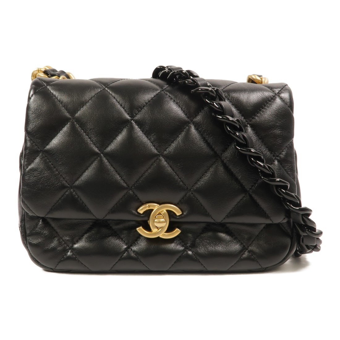 CHANEL AS3206 CC Shoulder Bag Black Lambskin Chain GHW: CHANEL AS3206 CC Shoulder Bag Black Lambskin Chain GHW CHANEL CC GHW Chain Shoulder Bag AS3206 in black lambskin (sheep leather) with a chain shoulder strap and turn lock closure. The bag is in Very G