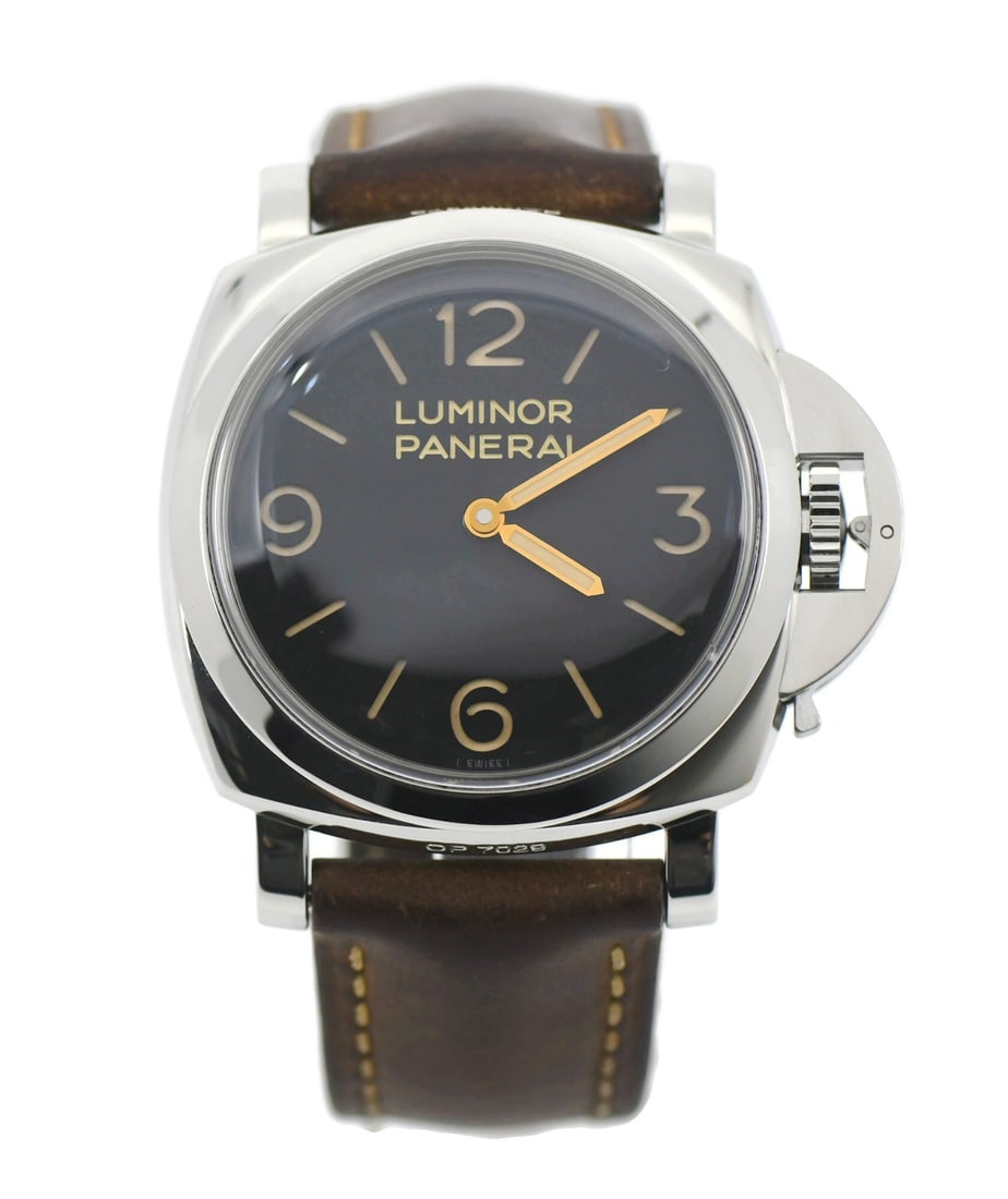 Panerai Luminor PAM00372 47 mm Stainless Steel Manual Wind Watch: Panerai Luminor PAM00372 47 mm Stainless Steel Manual Wind Watch This Panerai Luminor wristwatch features a 47 mm polished stainless steel case with a smooth silver bezel and exhibition caseback. The 
