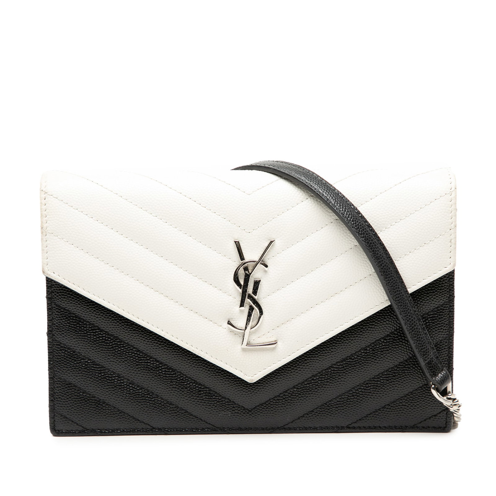 Saint Laurent bicolor grain de poudre chain wallet bag: Saint Laurent bicolor grain de poudre chain wallet bag This Saint Laurent Bicolor Grain De Poudre Cassandre Envelope Chain Wallet is crafted from leather and features a detachable chain link shoulder 