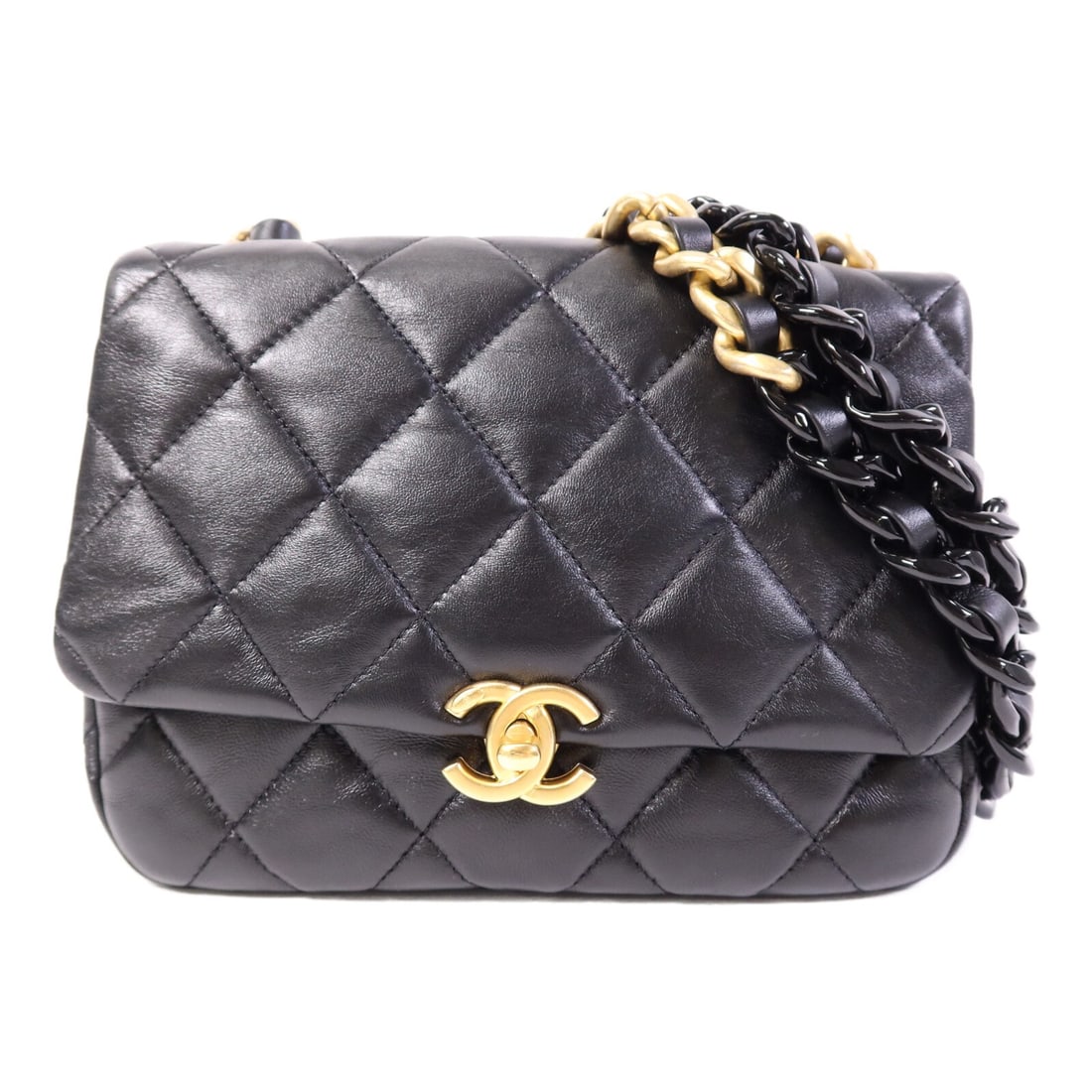 CHANEL AS3214 CC Lambskin Shoulder Bag Black Chain Strap: CHANEL AS3214 CC Lambskin Shoulder Bag Black Chain Strap CHANEL CC Chain Shoulder Bag in black lambskin (sheep leather), designed in a regular size for women. It features a shoulder bag style with a t