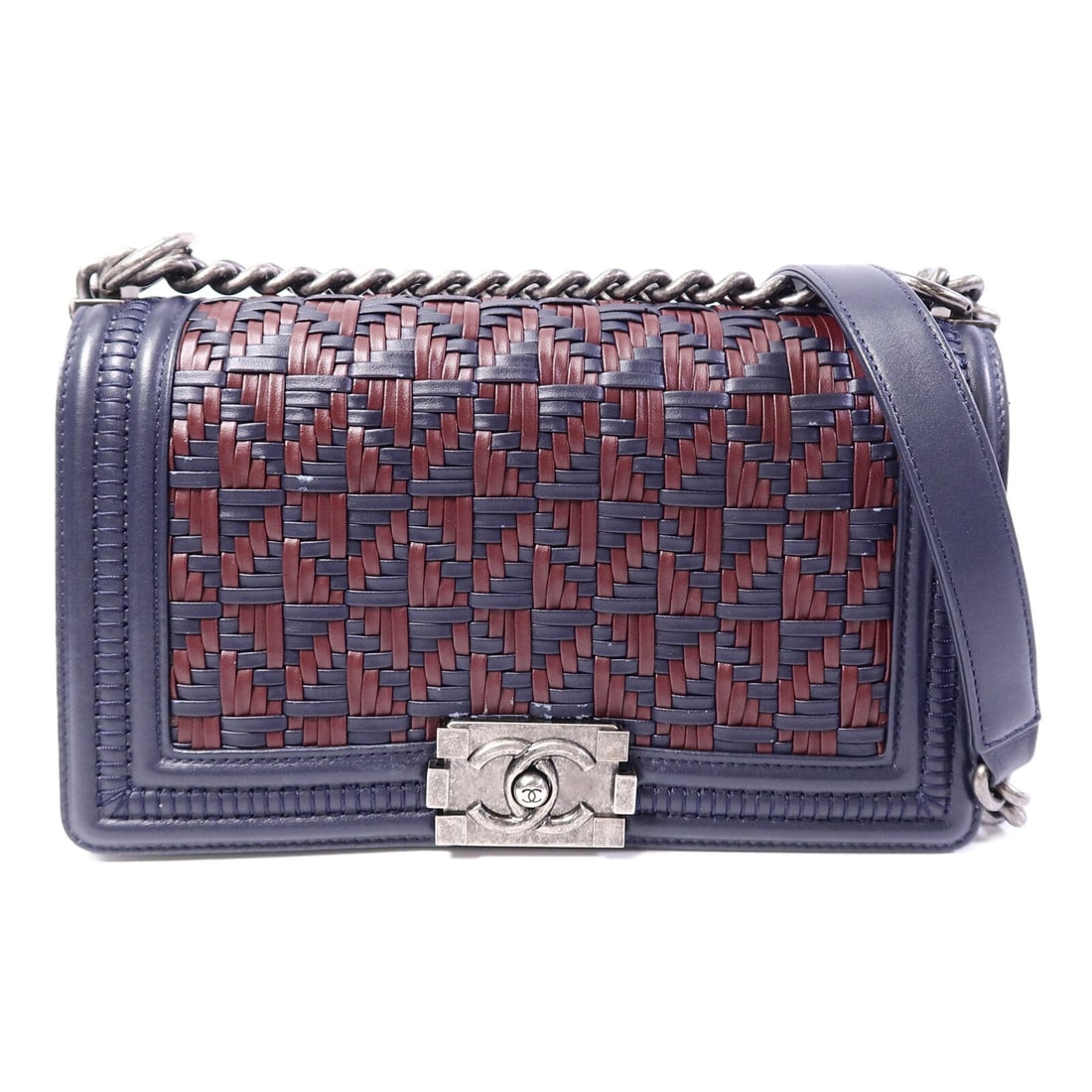 CHANEL A67086 Boy 25 Shoulder Bag Red Blue Calfskin: CHANEL A67086 Boy 25 Shoulder Bag Red Blue Calfskin A CHANEL CC Boy 25 chain shoulder bag, model A67086, crafted in calfskin leather in a red and blue colorway. It features a flap pocket and an open i