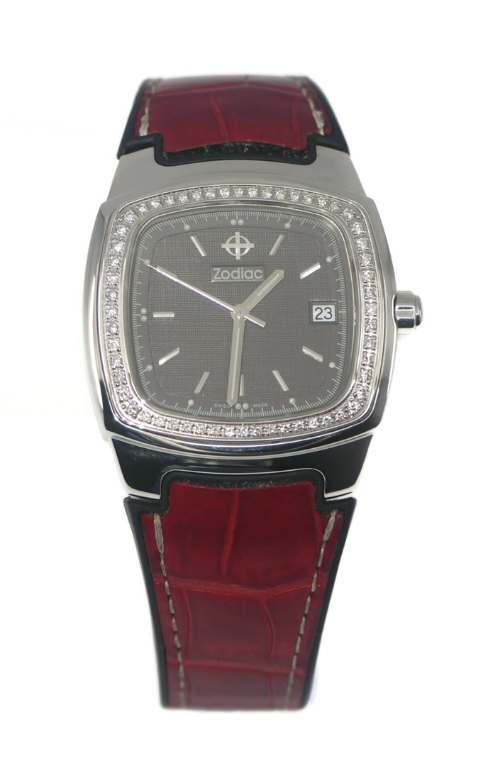 Zodiac Diamond Bezel Stainless Steel Watch Ref 04300: Zodiac Diamond Bezel Stainless Steel Watch Ref 04300 This Zodiac wristwatch combines elegance and functionality, featuring a stylish gray dial and a dazzling diamond bezel. The watch is powered by a p