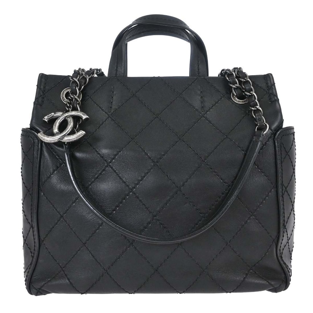 CHANEL Wild Stitch CC Pocket Tote Black Calfskin 2 Way Bag: CHANEL Wild Stitch CC Pocket Tote Black Calfskin 2 Way Bag Black calfskin tote handbag with a matelasse pattern and CC pocket design. It features a zip closure, adjustable chain strap, shoulder strap 
