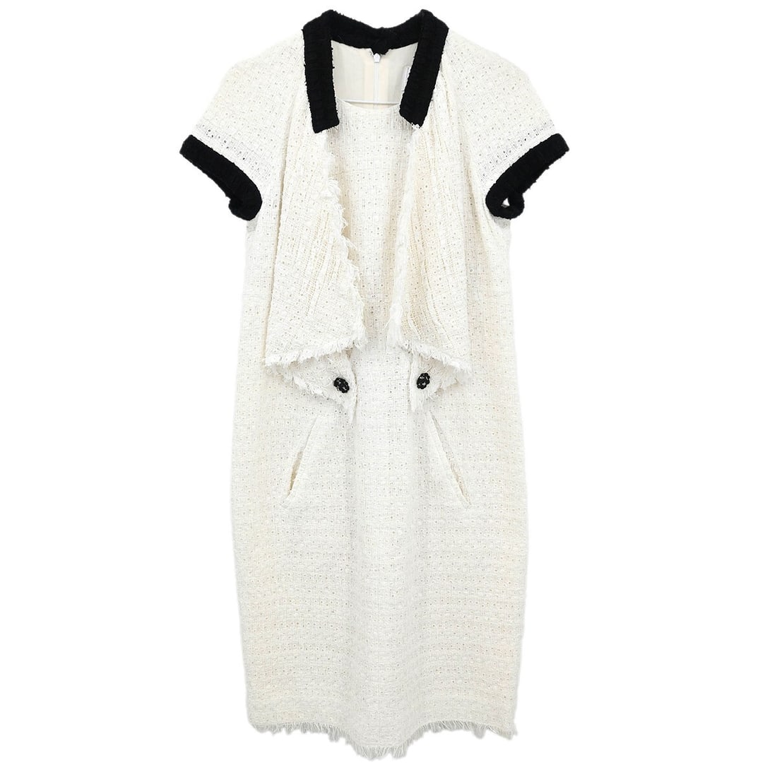 Vintage Chanel White Midi Dress Size 38 Short Sleeve: Vintage Chanel White Midi Dress Size 38 Short Sleeve Vintage Chanel short sleeve midi dress in white with black accents and logo detailing. This women's regular-size dress is made in France and featur