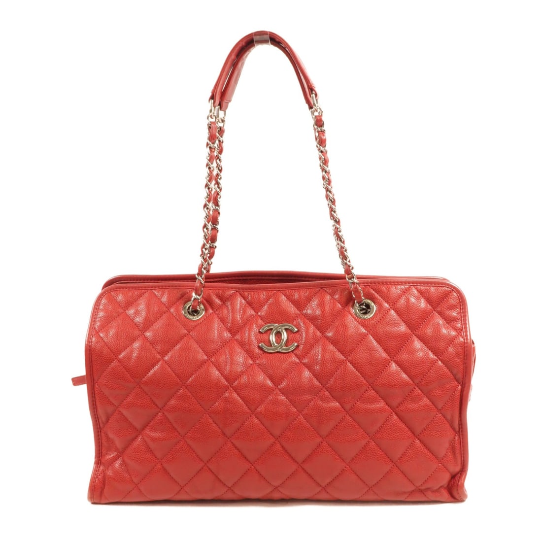 Red Calfskin Chain Shoulder Bag CHANEL CC with Silver Tone Hardware: Red Calfskin Chain Shoulder Bag CHANEL CC with Silver Tone Hardware CHANEL CC SHW Chain Shoulder Bag in red calfskin leather. It features a chain shoulder strap, a magnetic pocket, two open interior p