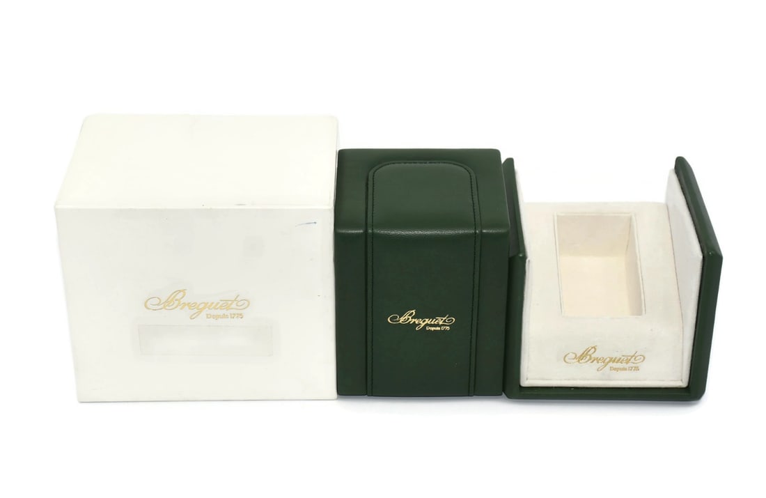 Breguet Presentation Watch Box 5x5x5 Inches 100% Authentic: Breguet Presentation Watch Box 5x5x5 Inches 100% Authentic This Breguet watch box is a sophisticated presentation box designed for single timepieces. Crafted by the renowned brand Breguet, this box me