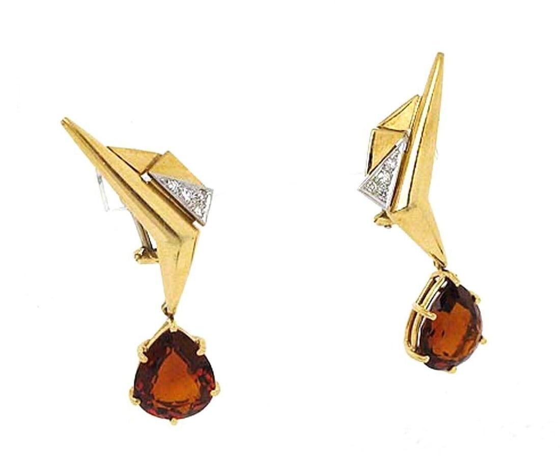 Unbranded Boomerang Dangle Earrings 18k Gold Citrine Diamond: Unbranded Boomerang Dangle Earrings 18k Gold Citrine Diamond Vintage/estate unbranded boomerang-style citrine and diamond dangle/drop earrings crafted in 18k yellow gold and white gold. The design fea