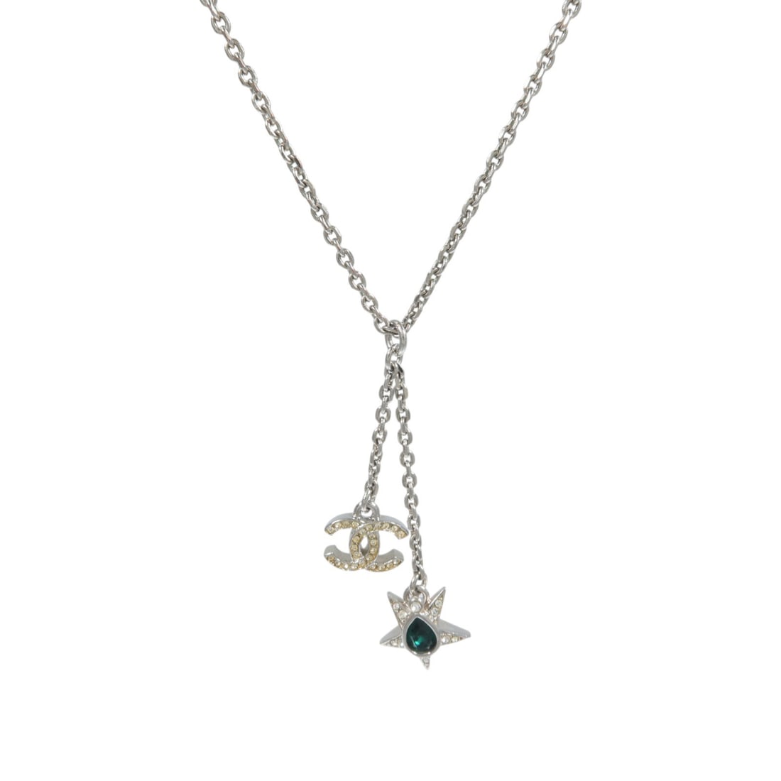 CHANEL CC Silver Tone Metal Necklace with Box: CHANEL CC Silver Tone Metal Necklace with Box Silver CHANEL CC necklace in metal with no stone. It is described as a women's regular-size necklace and comes with a storage box. Condition is AB: Very G