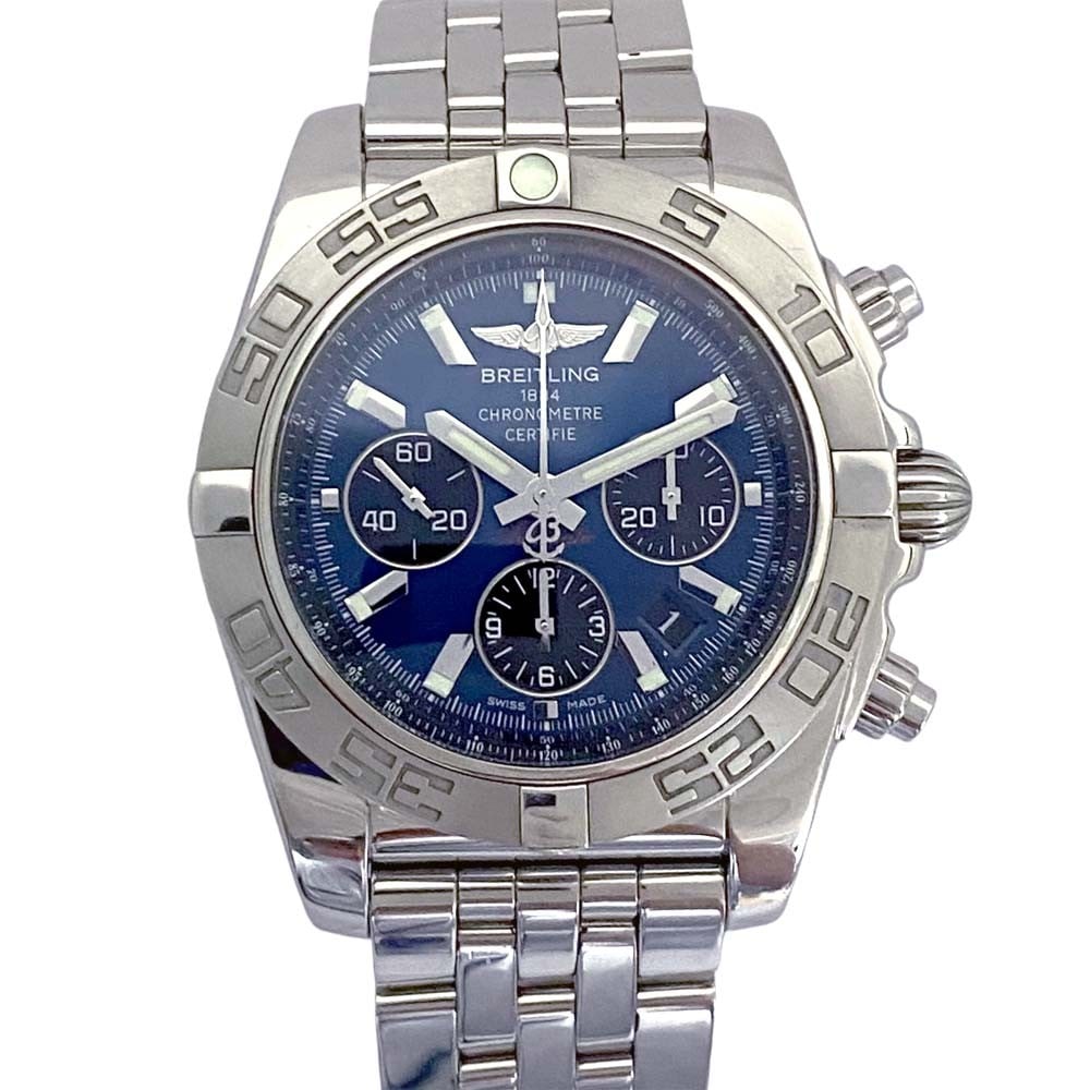 Breitling Chronomat 44 AB0110 A011C89PA Mens Chronograph Watch: Breitling Chronomat 44 AB0110 A011C89PA Mens Chronograph Watch This pre-owned Breitling Chronomat 44 men's wristwatch combines a sporty yet elegant design with chronograph and date functions. It featu