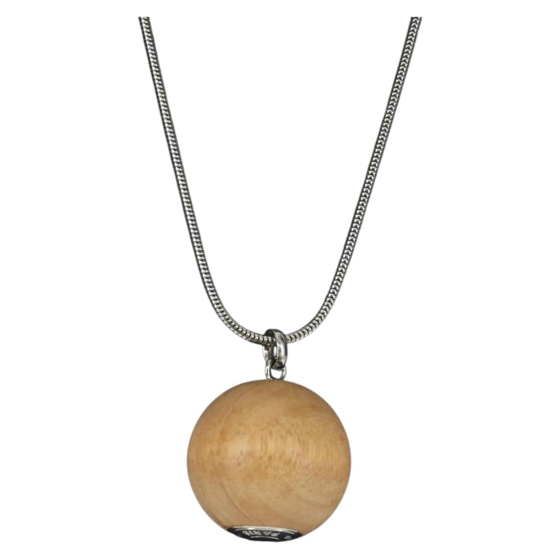 Hermes Beige Wood Necklace for Women 60cm French Designer Jewelry: Hermes Beige Wood Necklace for Women 60cm French Designer Jewelry This Hermes Serie Woodball necklace features a beige wood design and is crafted for women. The necklace is made in France and has a to
