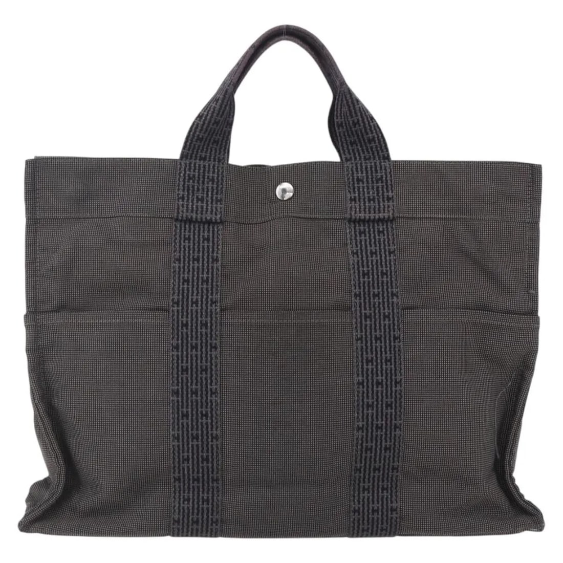 Hermes Fourre-tout Herline Canvas Tote Bag Gray 43cm by 32cm: Hermes Fourre-tout Herline Canvas Tote Bag Gray 43cm by 32cm This pre-owned Hermes Fourre-tout Herline handbag for women features a gray canvas exterior with a spacious design. It shows signs of use i