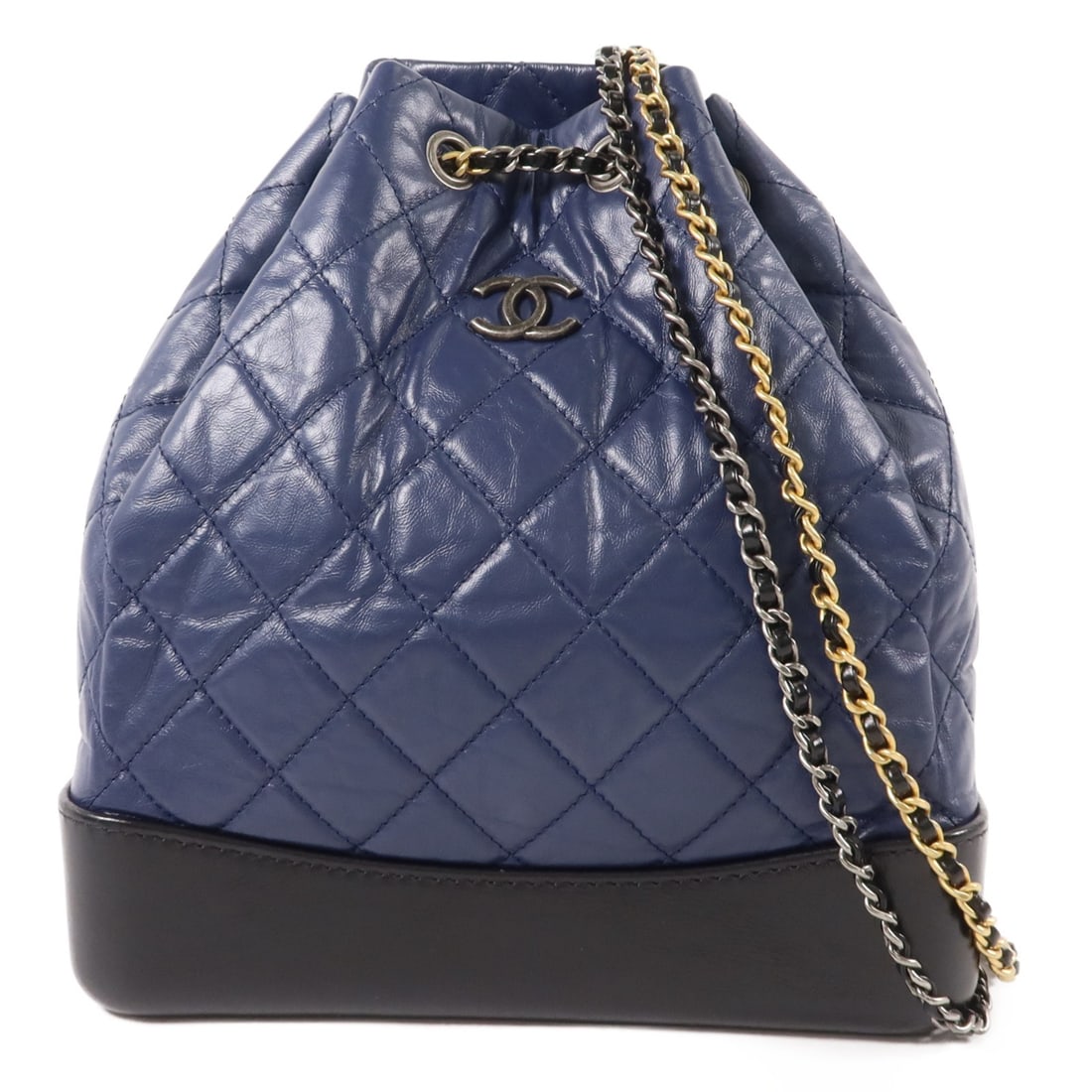 CHANEL Gabrielle A94485 calfskin backpack in navy and black: CHANEL Gabrielle A94485 calfskin backpack in navy and black A CHANEL CC Gabrielle backpack rucksack in calfskin leather, presented in navy and black. It is model A94485 and features one inside open po