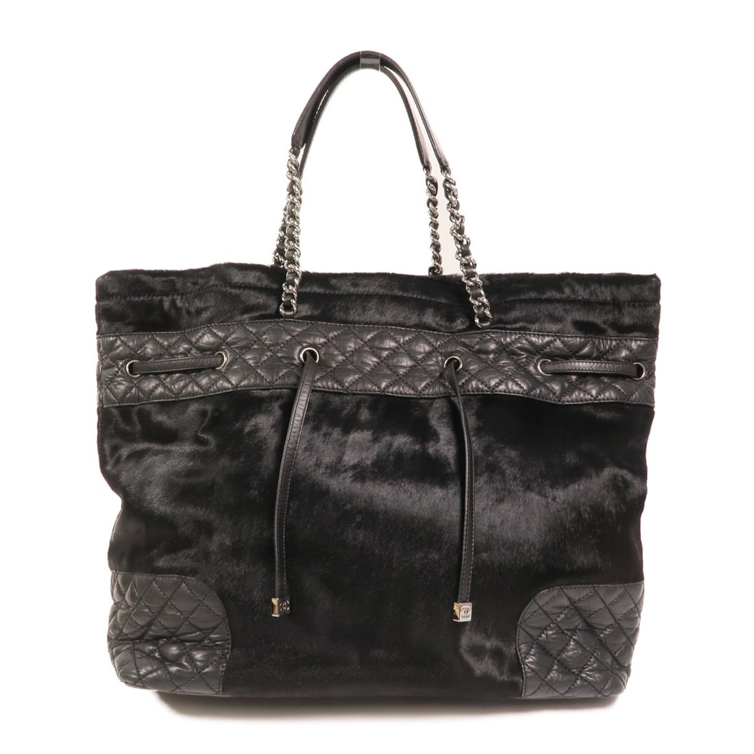 Black Horsehair Calfskin Chain Tote CHANEL CC Silver Hardware: Black Horsehair Calfskin Chain Tote CHANEL CC Silver Hardware A CHANEL CC SHW Chain Tote Bag in black, made from calfskin (cowhide) and horsehair. This tote features a chain handle and an interior zip