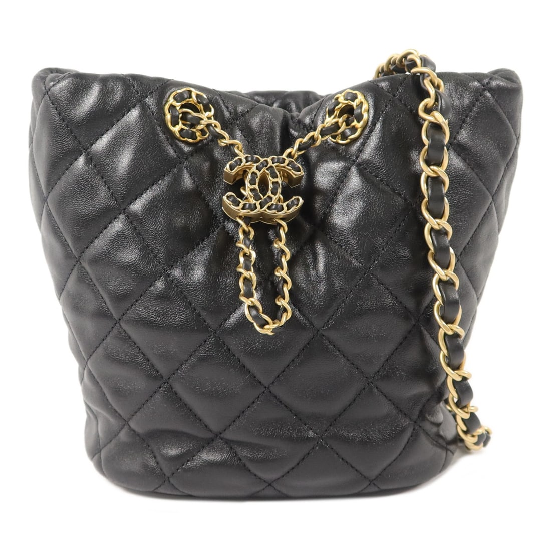 CHANEL AS4769 CC Bucket Shoulder Bag Black Calfskin GHW: CHANEL AS4769 CC Bucket Shoulder Bag Black Calfskin GHW CHANEL CC GHW Bucket Bag Chain Shoulder Bag AS4769 in black calfskin (cowhide) leather. This women's shoulder bag features a chain shoulder stra