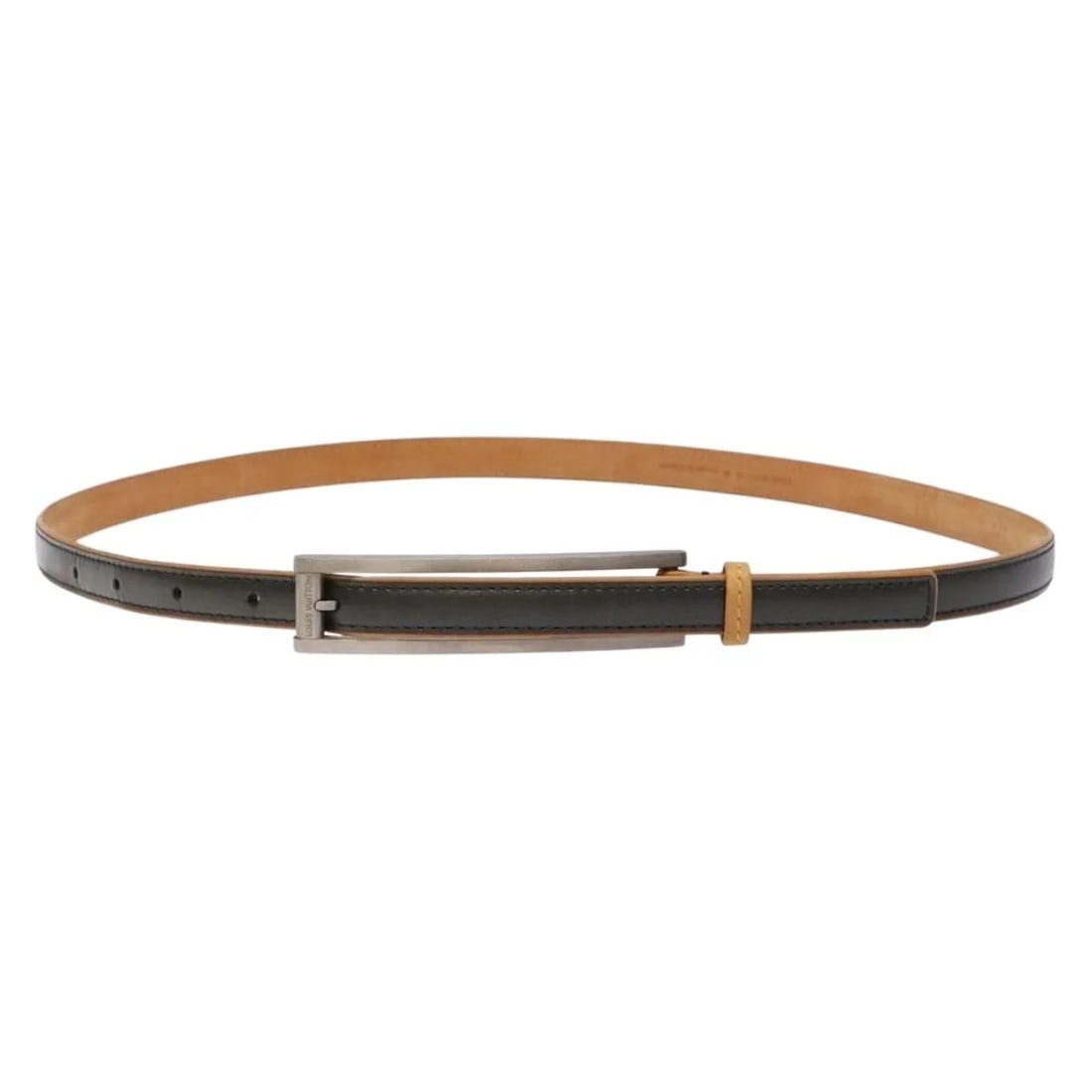 Louis Vuitton black leather unisex belt 91cm France: Louis Vuitton black leather unisex belt 91cm France Louis Vuitton unisex black leather belt in very good pre-owned condition. The belt shows light signs of wear consistent with normal use, while the o