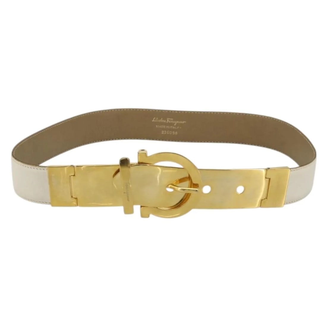 Salvatore Ferragamo Gancini White Leather Reversible Belt: Salvatore Ferragamo Gancini White Leather Reversible Belt This Salvatore Ferragamo Gancini Buckle Reversible Belt is crafted from quality leather, featuring a stylish white color and the signature Gan