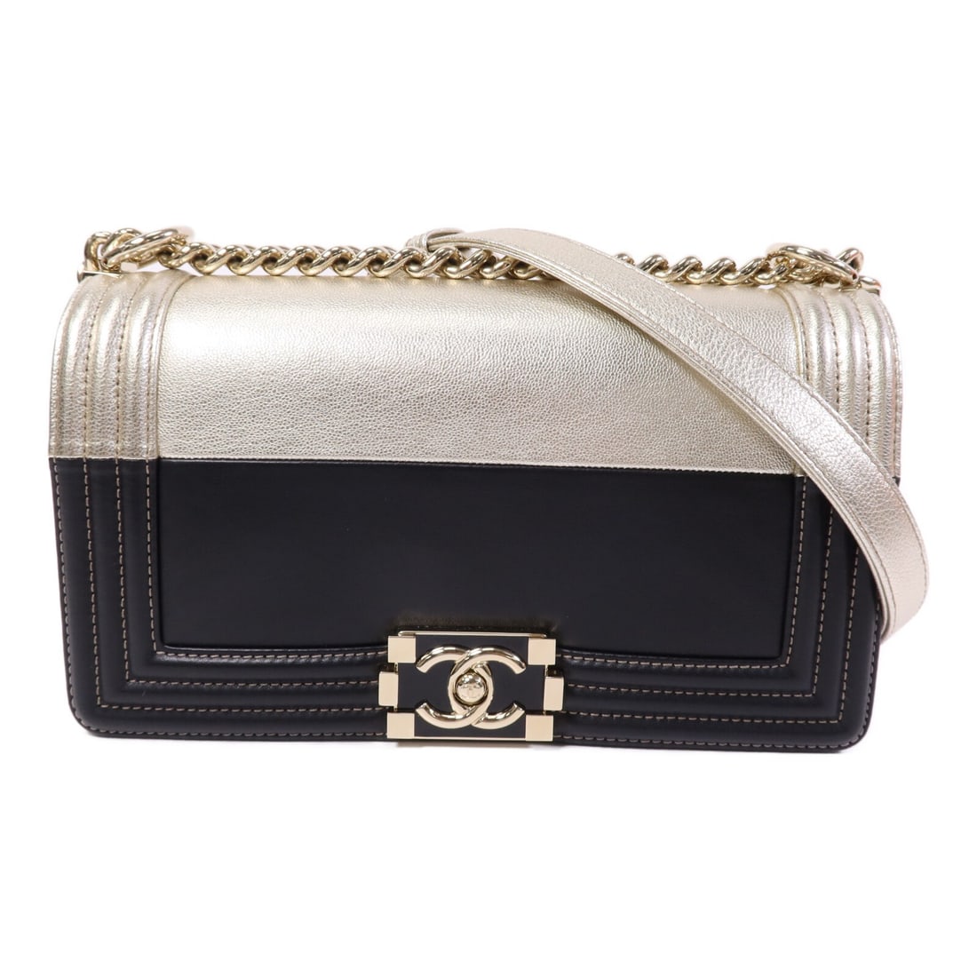 CHANEL Boy 25 Shoulder Bag A67086 Black Calfskin Gold Tone Chain: CHANEL Boy 25 Shoulder Bag A67086 Black Calfskin Gold Tone Chain CHANEL Boy 25 Chain Shoulder Bag, model A67086, in black calfskin (cowhide) with gold-tone hardware. It features a flap closure, one op