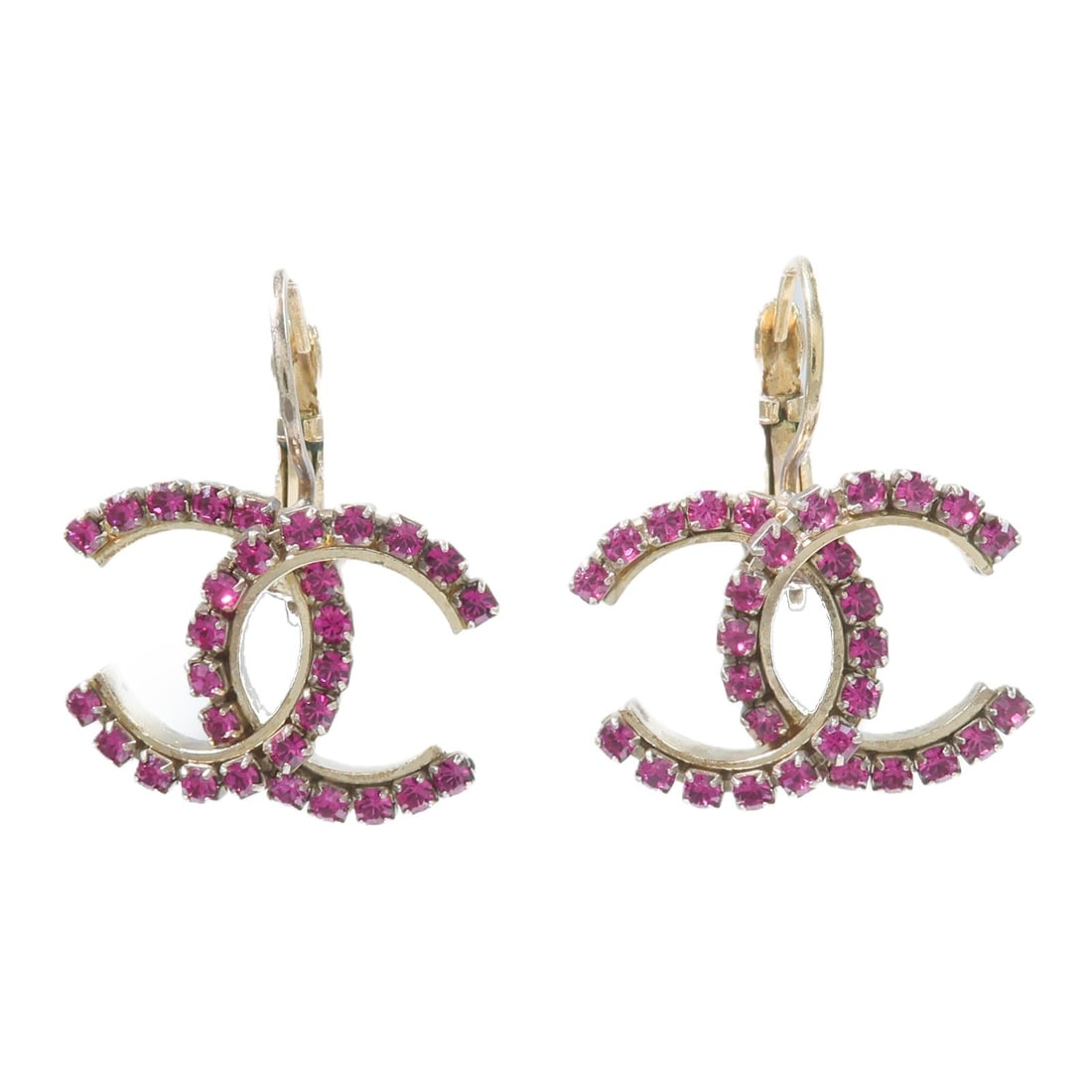 CHANEL CC Crystal Metal Earrings Pink Gold Tone 12P: CHANEL CC Crystal Metal Earrings Pink Gold Tone 12P CHANEL CC earrings in a pink and gold colorway, crafted from metal and crystal. The earrings measure 18 mm x 25 mm. Condition is AB: Very Good. Acce