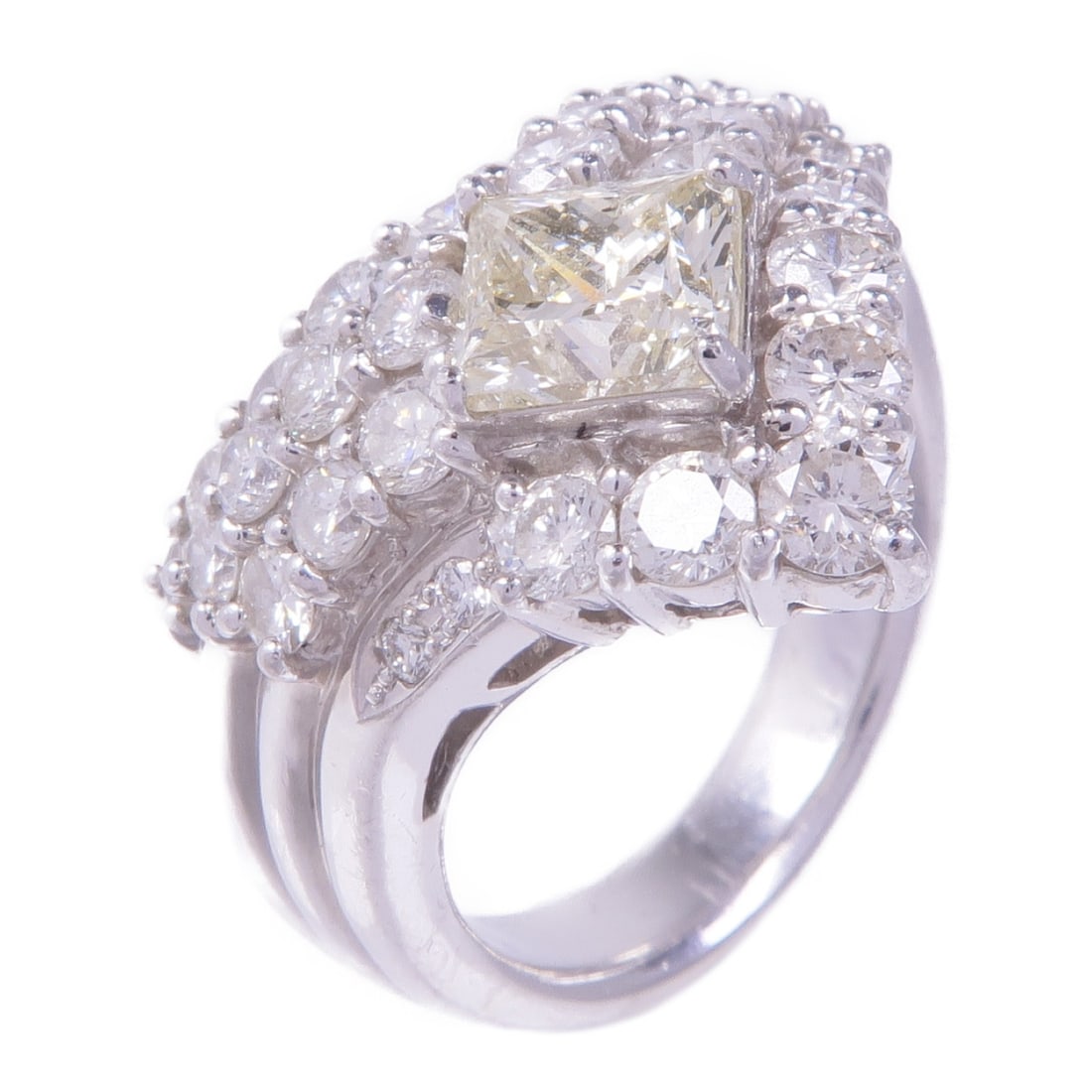 PT900 Platinum Diamond Ring US Size 5.25 (1 of 9)