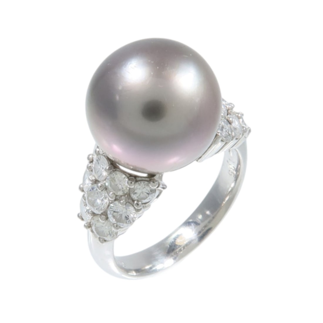 Pt900 Platinum Pearl Diamond Ring US Size 6.5 Gray Black: Pt900 Platinum Pearl Diamond Ring US Size 6.5 Gray Black Pearl and diamond ring crafted in Pt900 platinum, sized US 6.5. The ring features a gray pearl with clear diamond accents and a 1.35 ct gemston