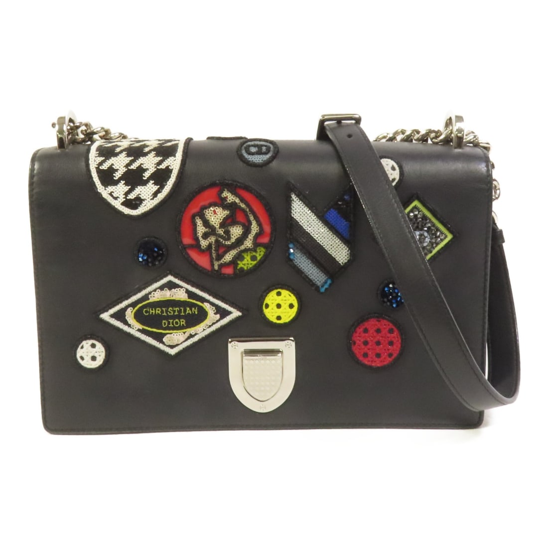 Dior M0422PMBY Black Calfskin Chain Shoulder Bag with CD SHW: Dior M0422PMBY Black Calfskin Chain Shoulder Bag with CD SHW A Christian Dior CD SHW chain shoulder bag in black calfskin (cowhide) leather. This women's regular-size shoulder bag is made in France an