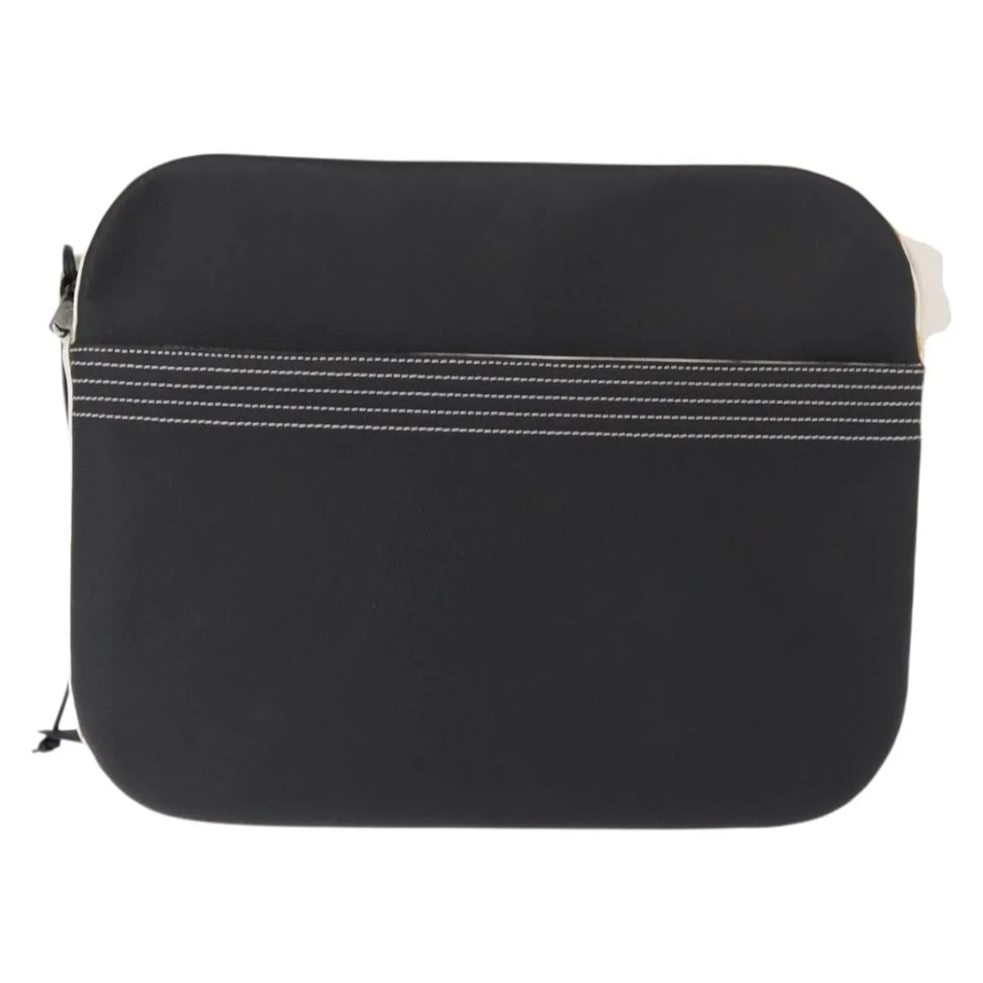 Black Leather Shoulder Bag Loewe Anagram 36cm x 28cm x 5cm: Black Leather Shoulder Bag Loewe Anagram 36cm x 28cm x 5cm This Loewe Anagram Shoulder Bag is crafted from black leather and designed for unisex use. It features metal fittings and offers ample space 