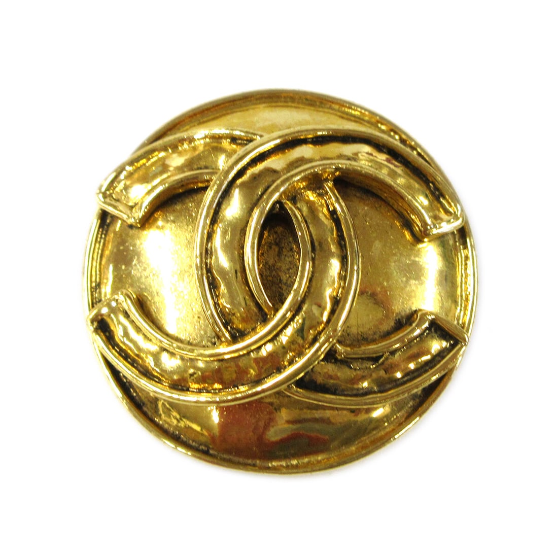 Chanel CC Logo Medallion Brooch Gold Tone 94P: Chanel CC Logo Medallion Brooch Gold Tone 94P Gold-tone Chanel medallion brooch pin featuring the CC logo design. Marked 94P and made in France. Condition is very good, with exterior noted as A and ou