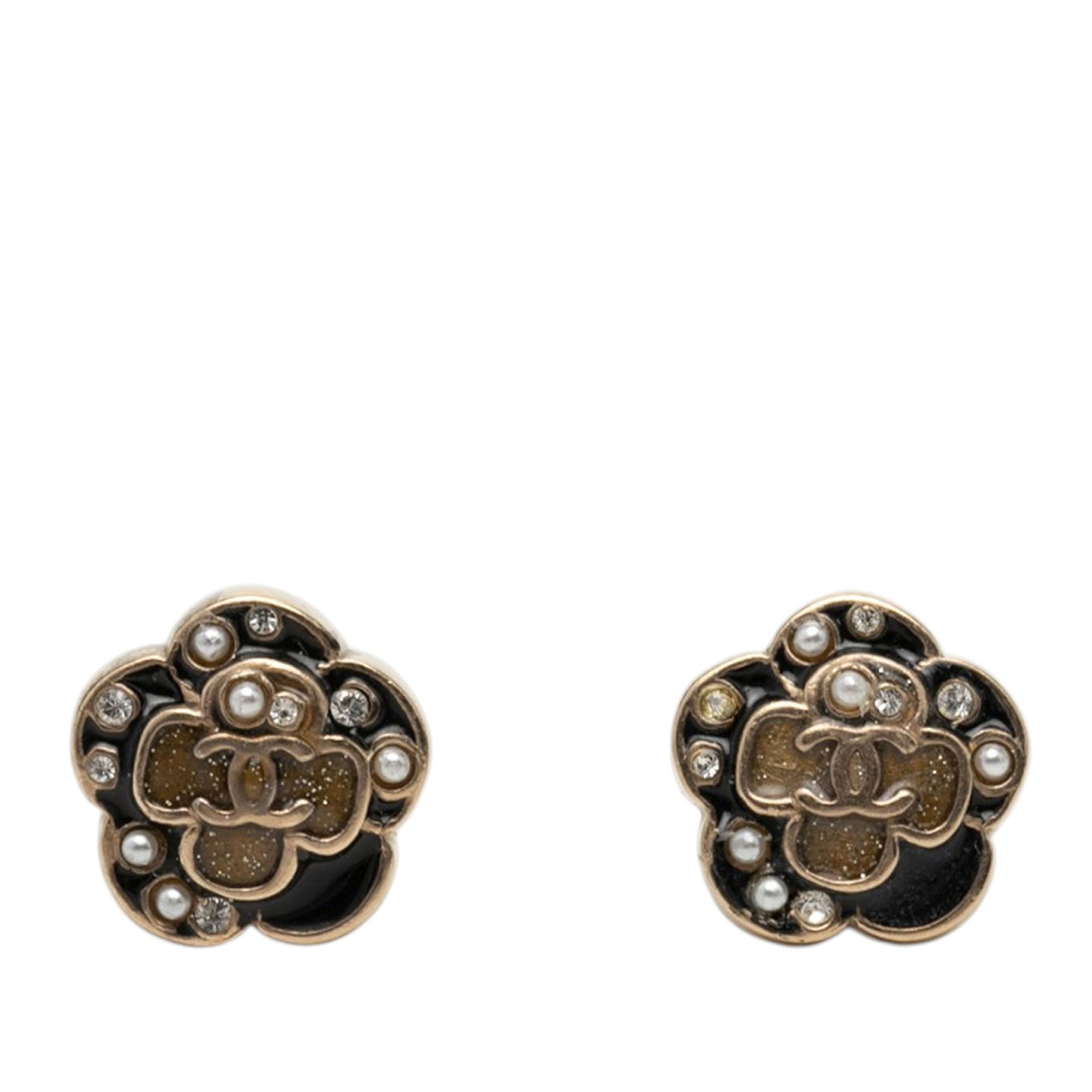 Chanel CC Flower Earrings Brass Enamel Faux Pearl Strass: Chanel CC Flower Earrings Brass Enamel Faux Pearl Strass These Chanel earrings are crafted from enamel and brass, featuring faux pearl and strass embellishments arranged in a floral design. They are f